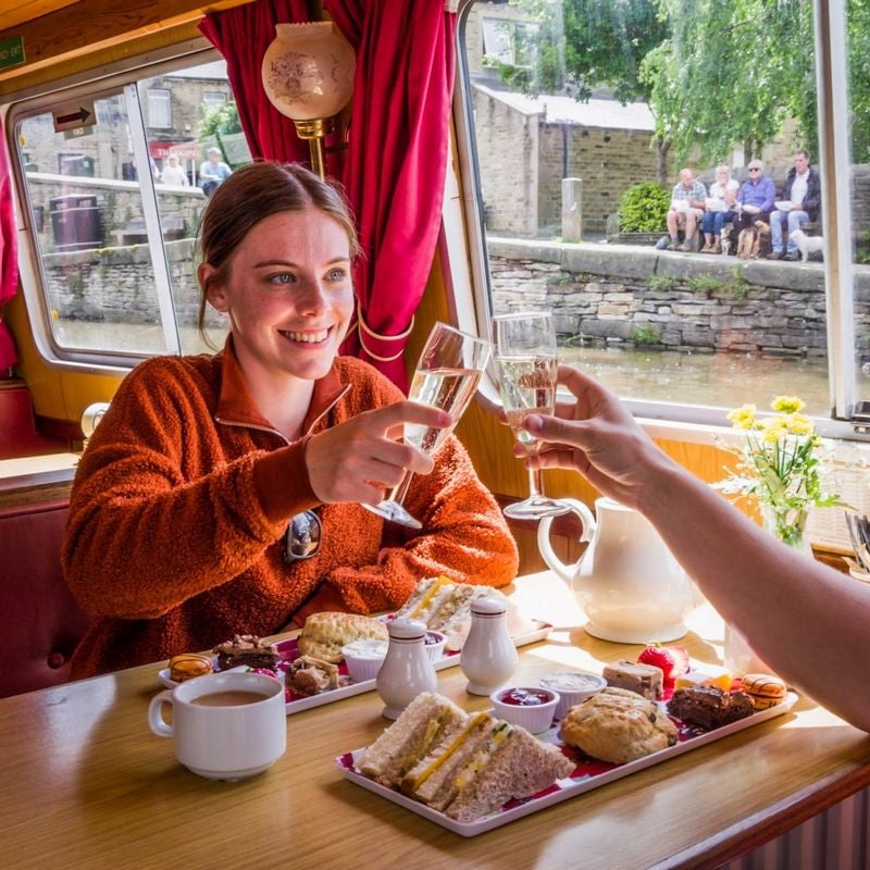 Yorkshire Afternoon Tea Cruise with Prosecco for Two – Gift Experience