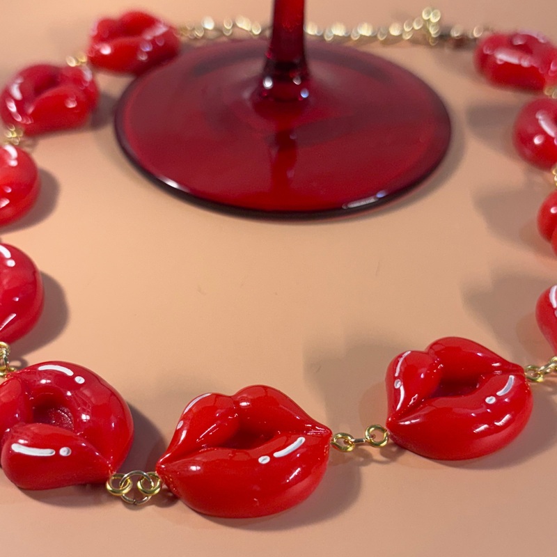 Smooch Necklace