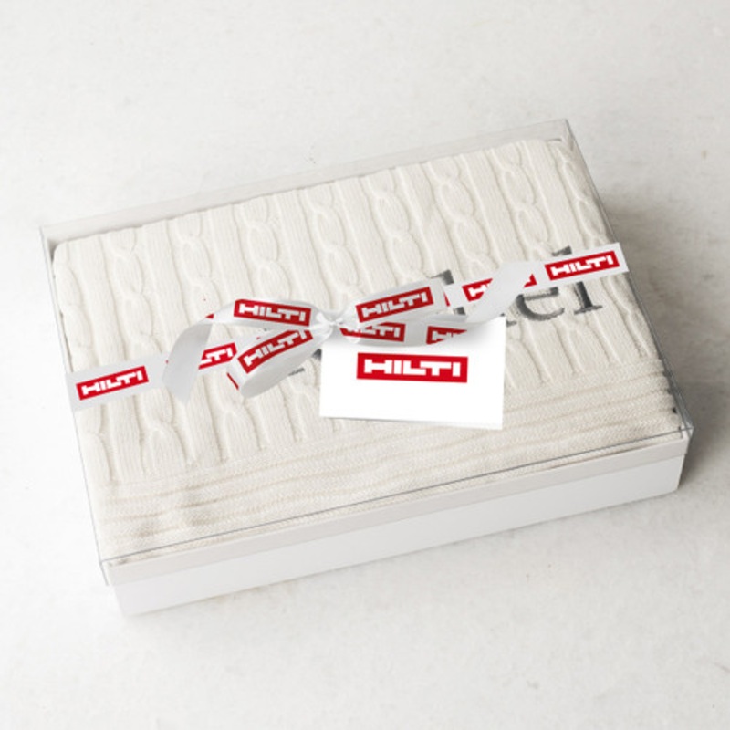 Embroidered Blanket Adult (Hilti)