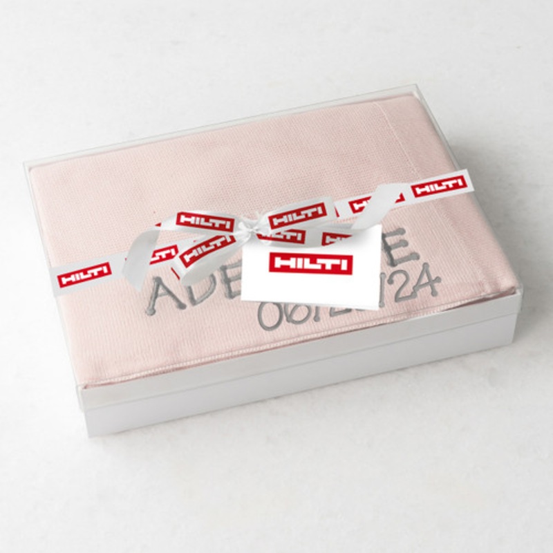 Embroidered Blanket (Pink) (Hilti)